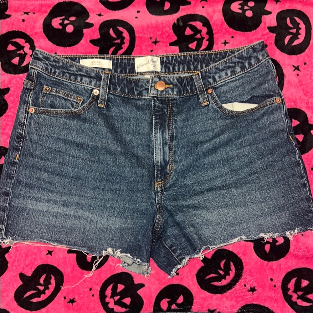 Universal Threas Jean Women's Shorts